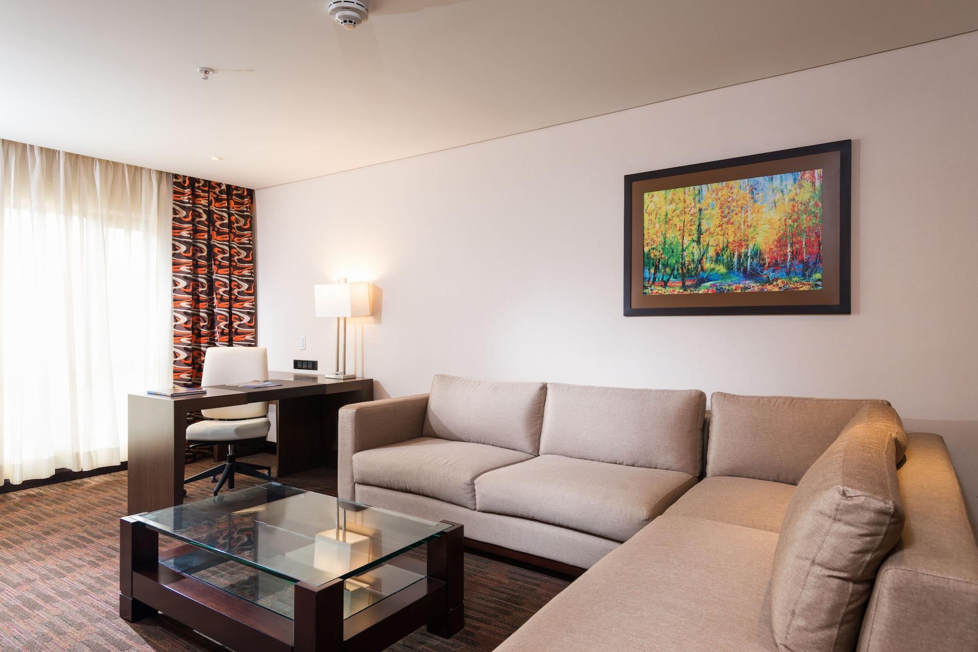 Casa Dann Carlton Hotel & Spa Μπογκοτά Εξωτερικό φωτογραφία A living room in a hotel suite