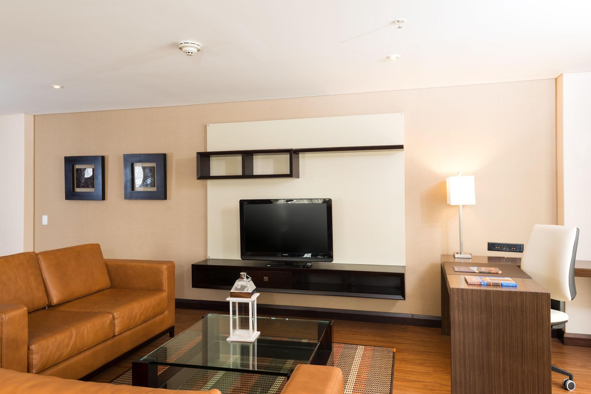 Casa Dann Carlton Hotel & Spa Μπογκοτά Εξωτερικό φωτογραφία A living room in a hotel