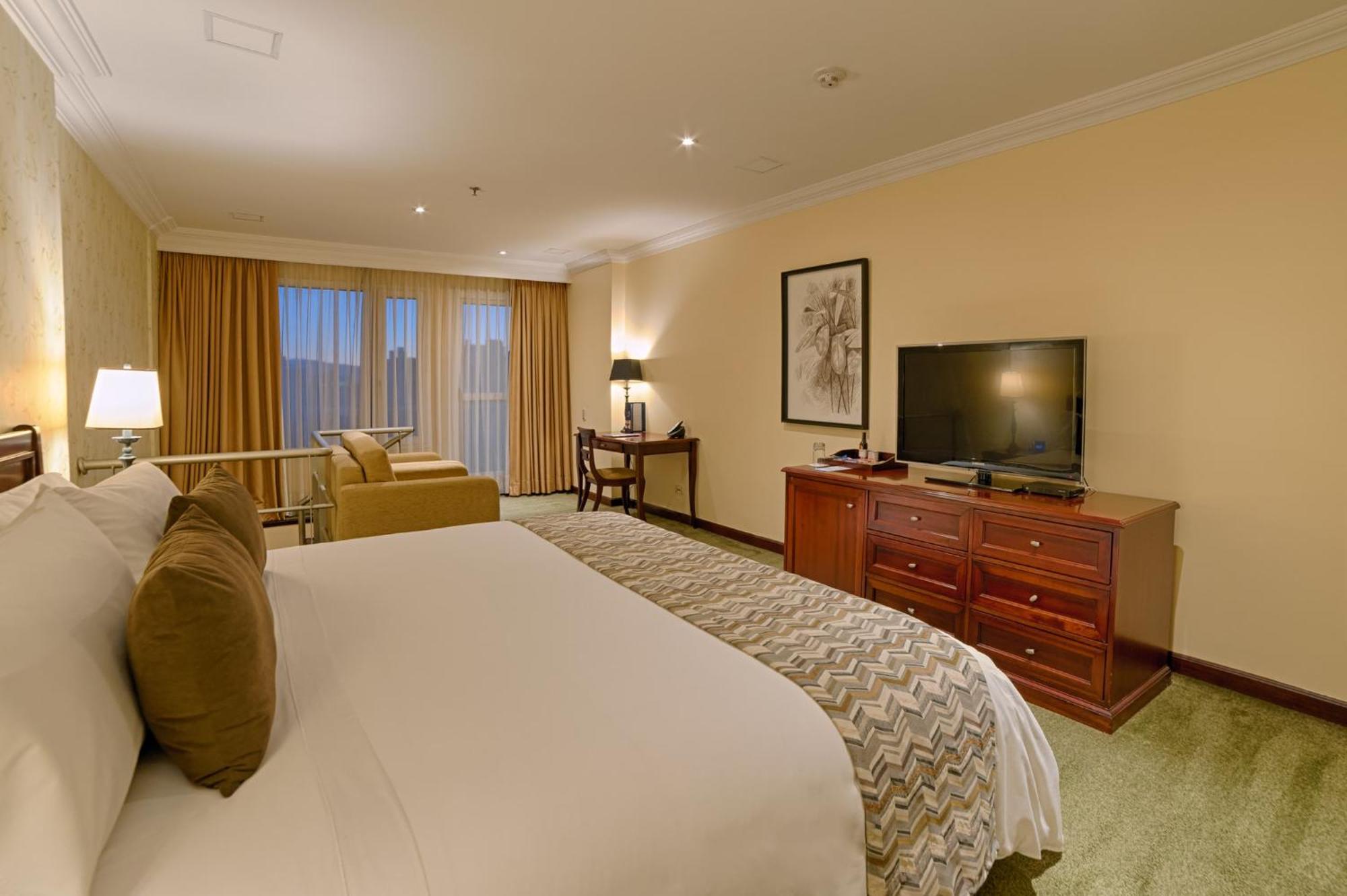 Casa Dann Carlton Hotel & Spa Μπογκοτά Εξωτερικό φωτογραφία A bedroom at the Fairmont