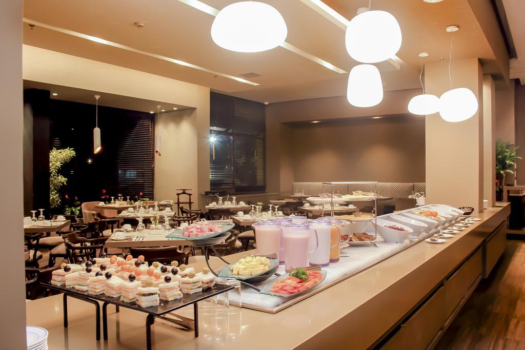 Casa Dann Carlton Hotel & Spa Μπογκοτά Εξωτερικό φωτογραφία The buffet at the hotel